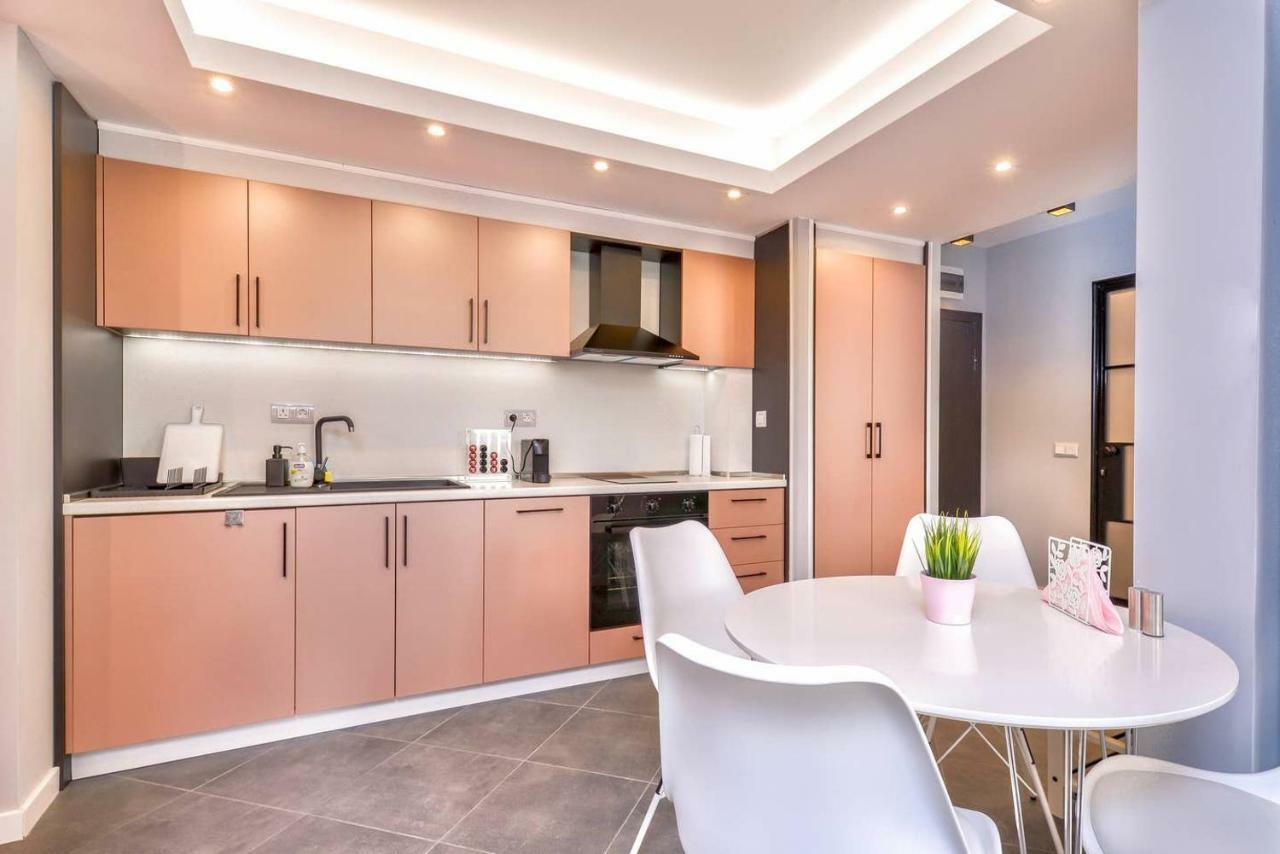 Rose One Bedroom Designer Apartment In City Centre By Flat Mаnager صوفيا المظهر الخارجي الصورة