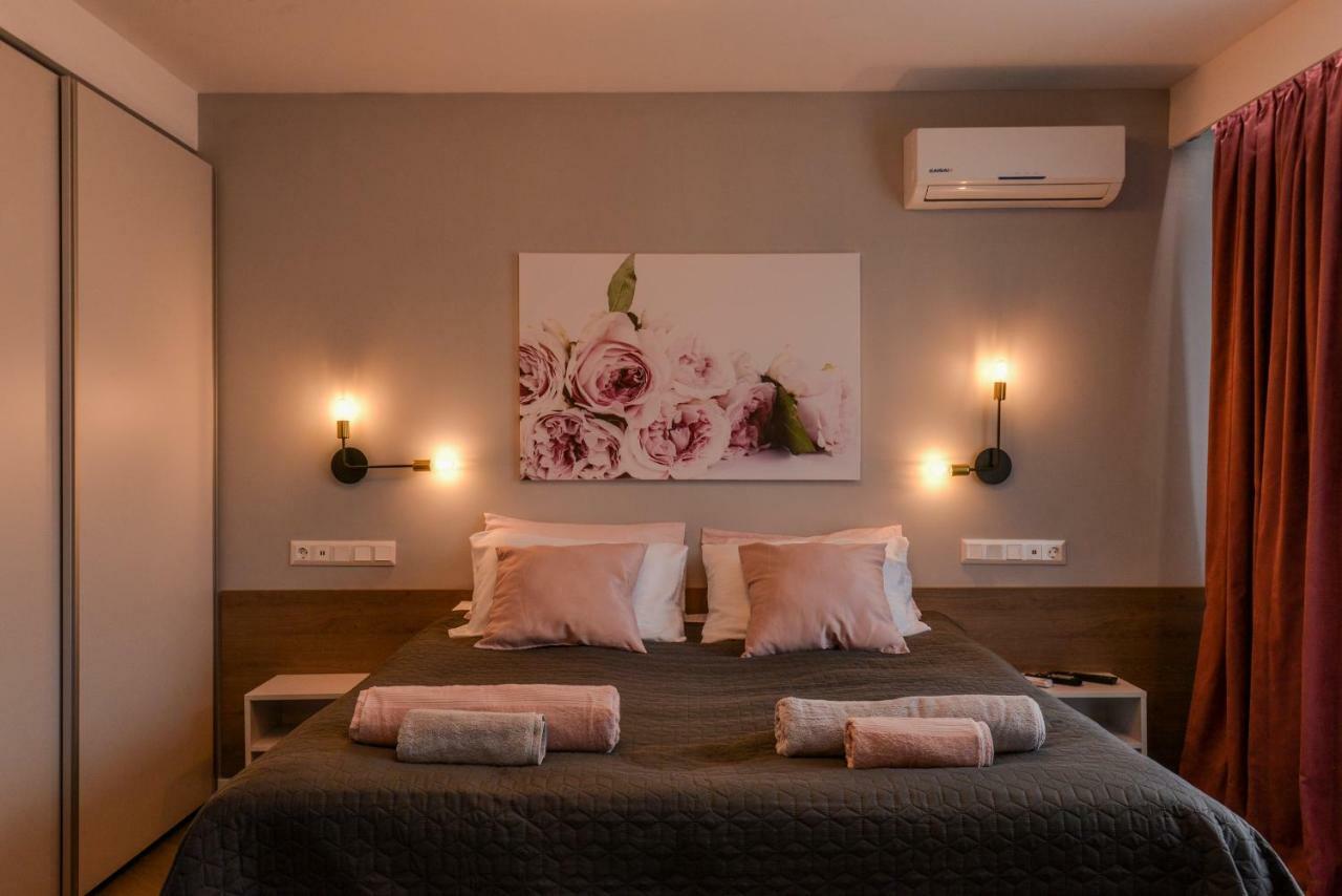 Rose One Bedroom Designer Apartment In City Centre By Flat Mаnager صوفيا المظهر الخارجي الصورة